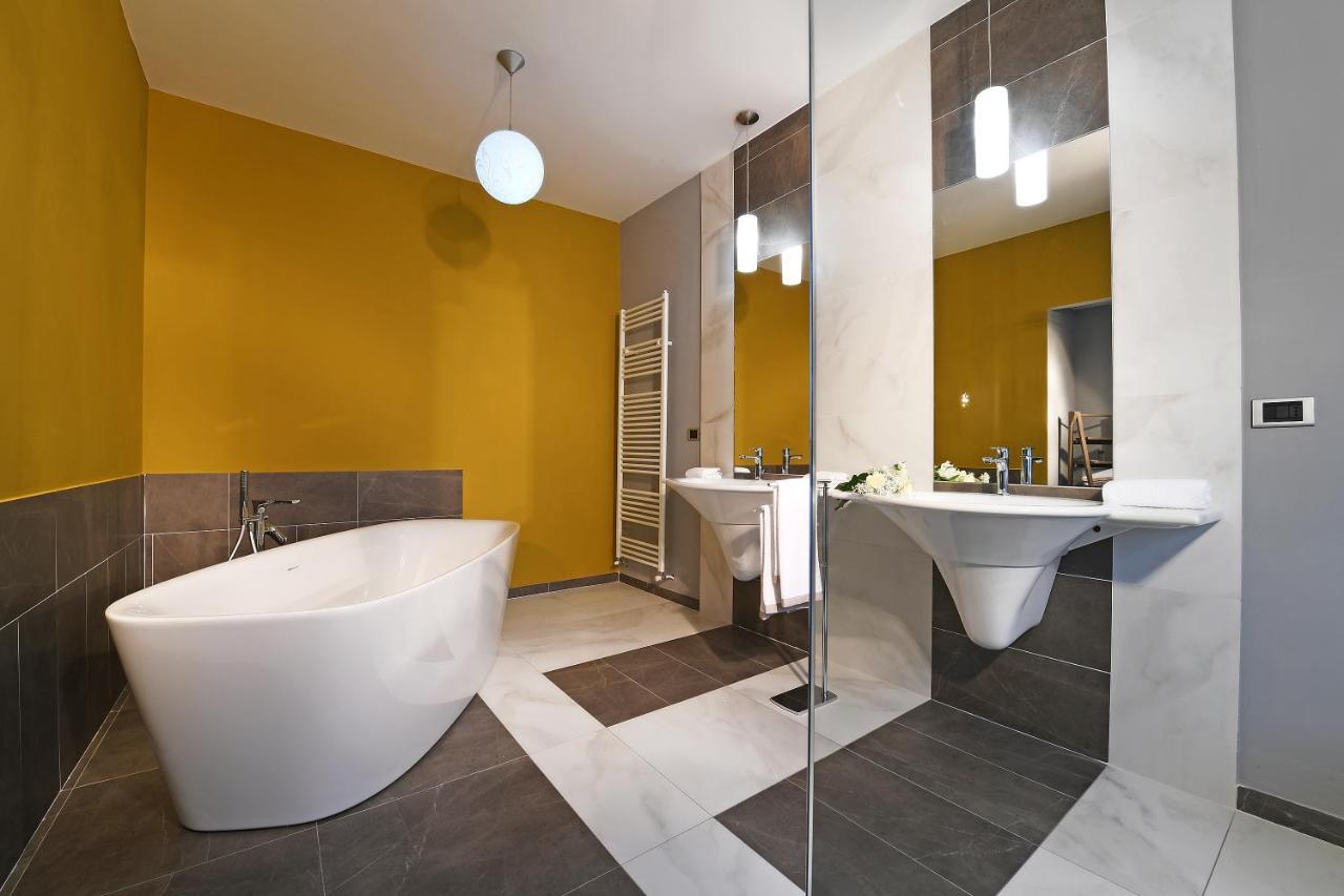 Panoramic Villa Garassino - Country Rooms And Fine Restaurant Treiso Exterior foto